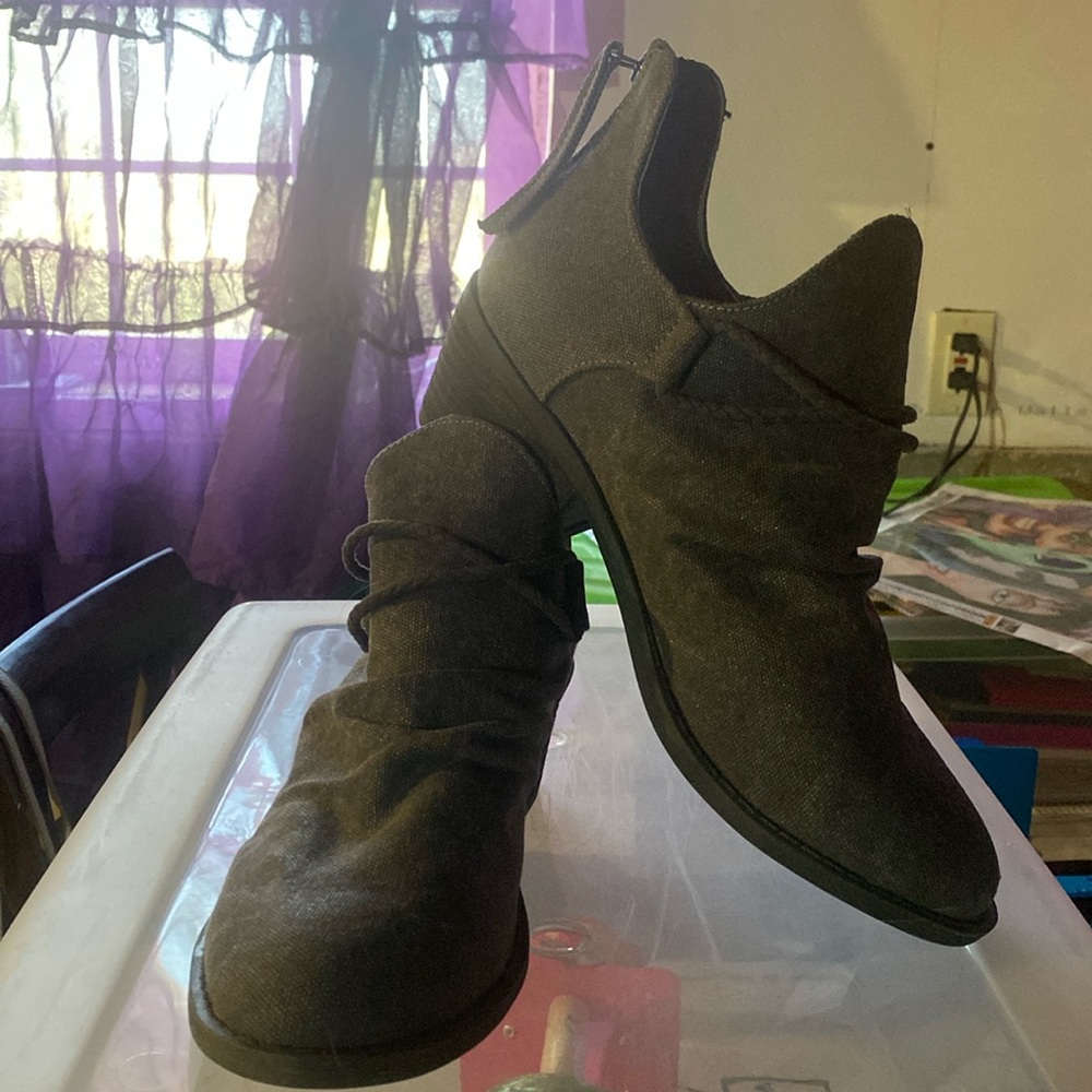 Dark gray Very G booties